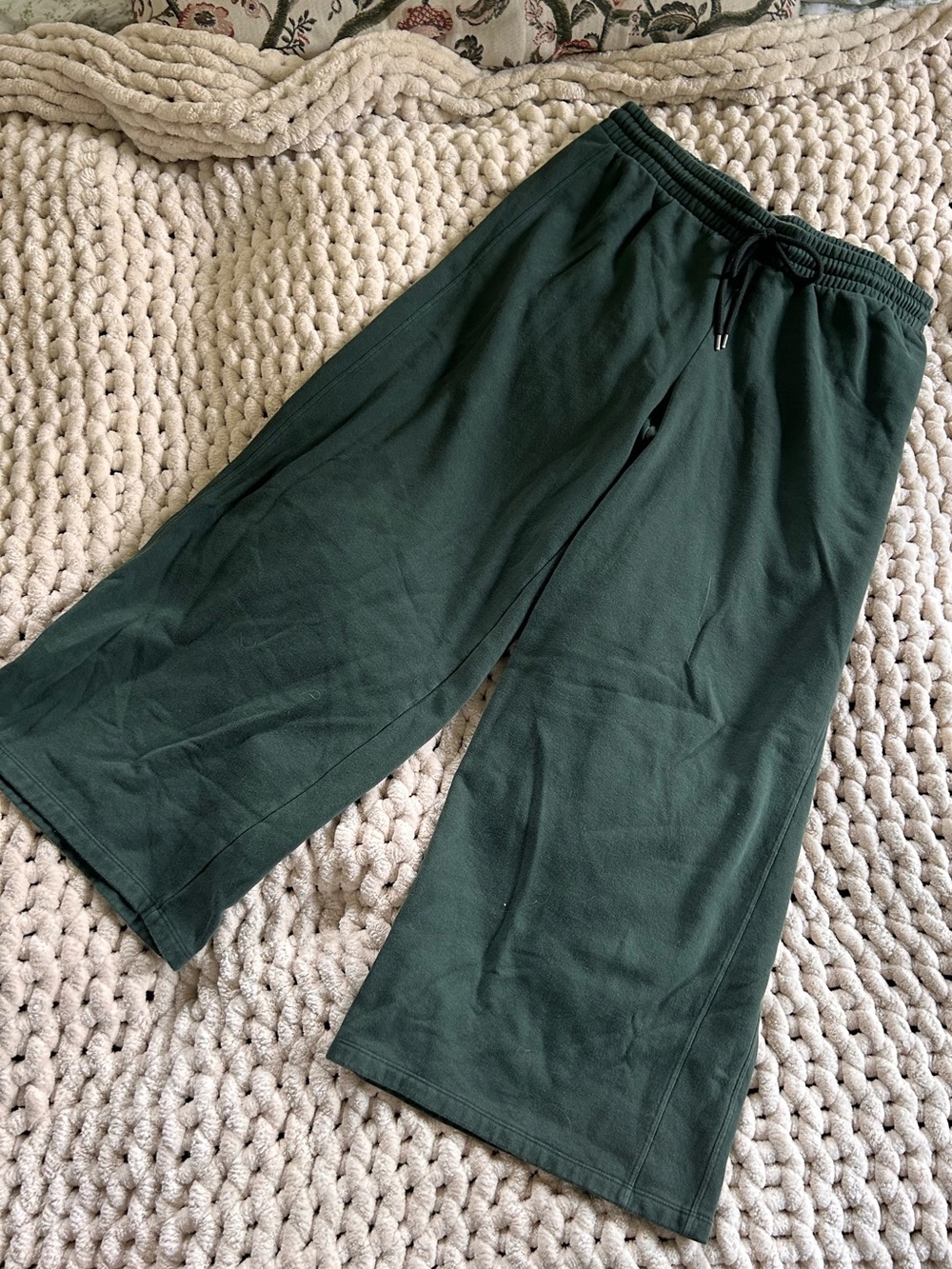 Universal Thread Women's Dark Green Wide Leg Pants